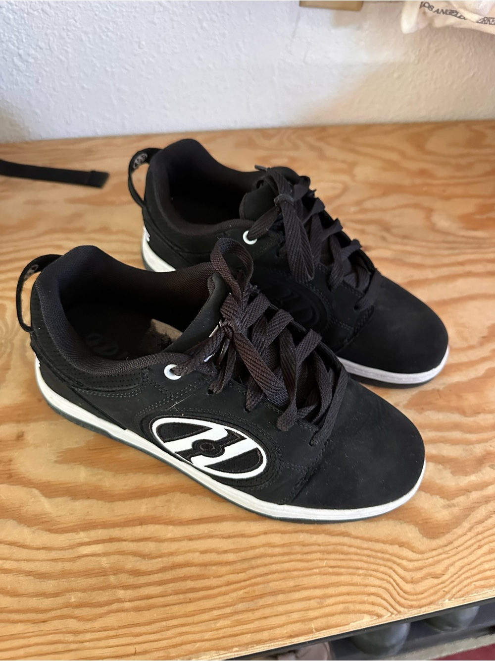 Heelys Black Low-Top boys Skate Sneakers